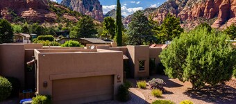 Views of Coffee Pot, Hot Tub, Community Pool, Walk To Pickleball Courts!