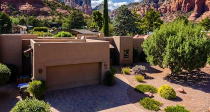 Views of Coffee Pot, Hot Tub, Community Pool, Walk To Pickleball Courts!