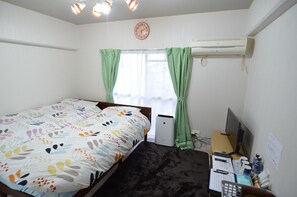 1 bedroom, desk, free WiFi, bed sheets