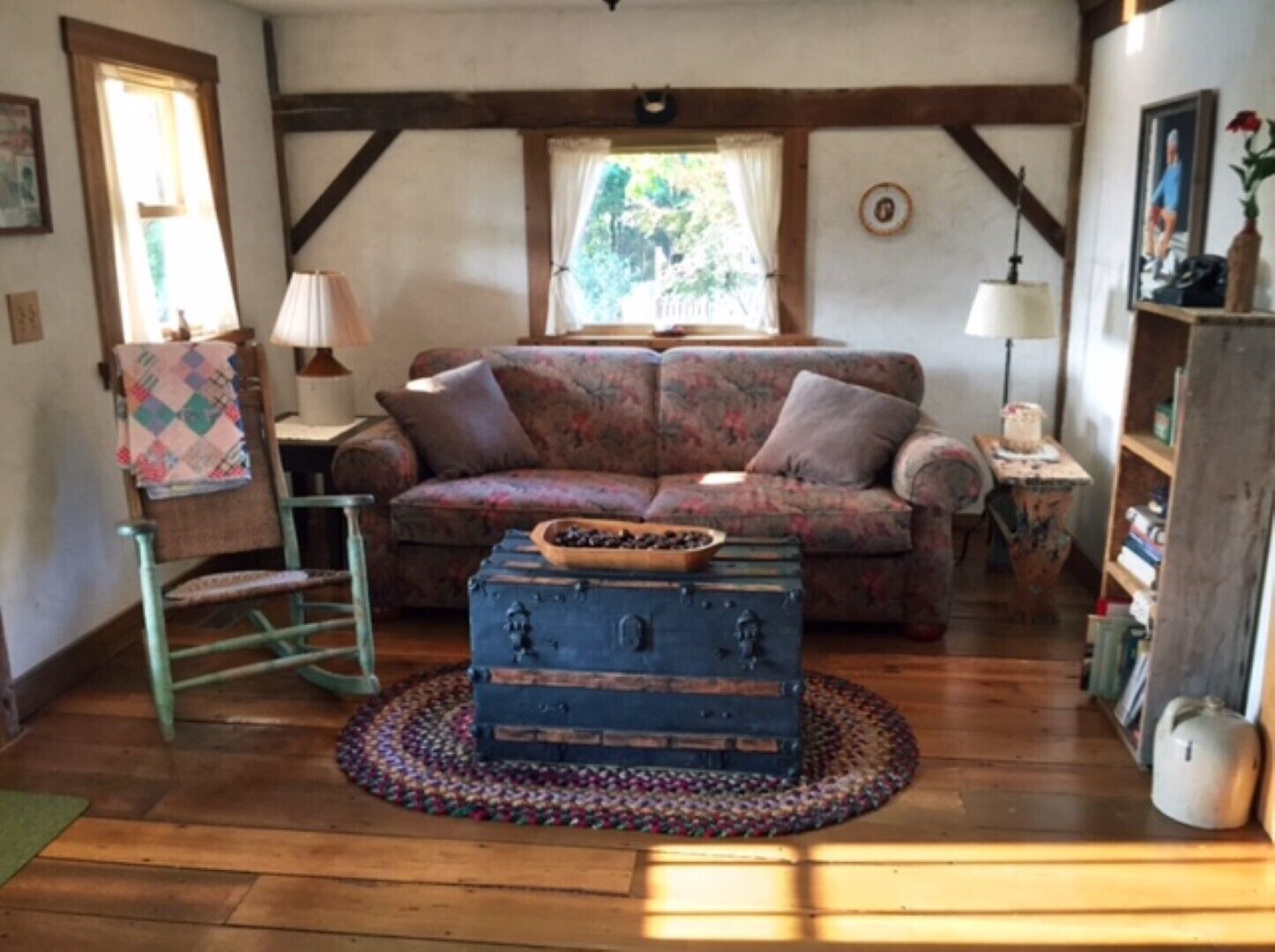 Smart TV, fireplace, DVD player, books