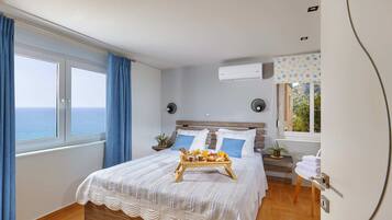 2 bedrooms, iron/ironing board, travel cot, WiFi