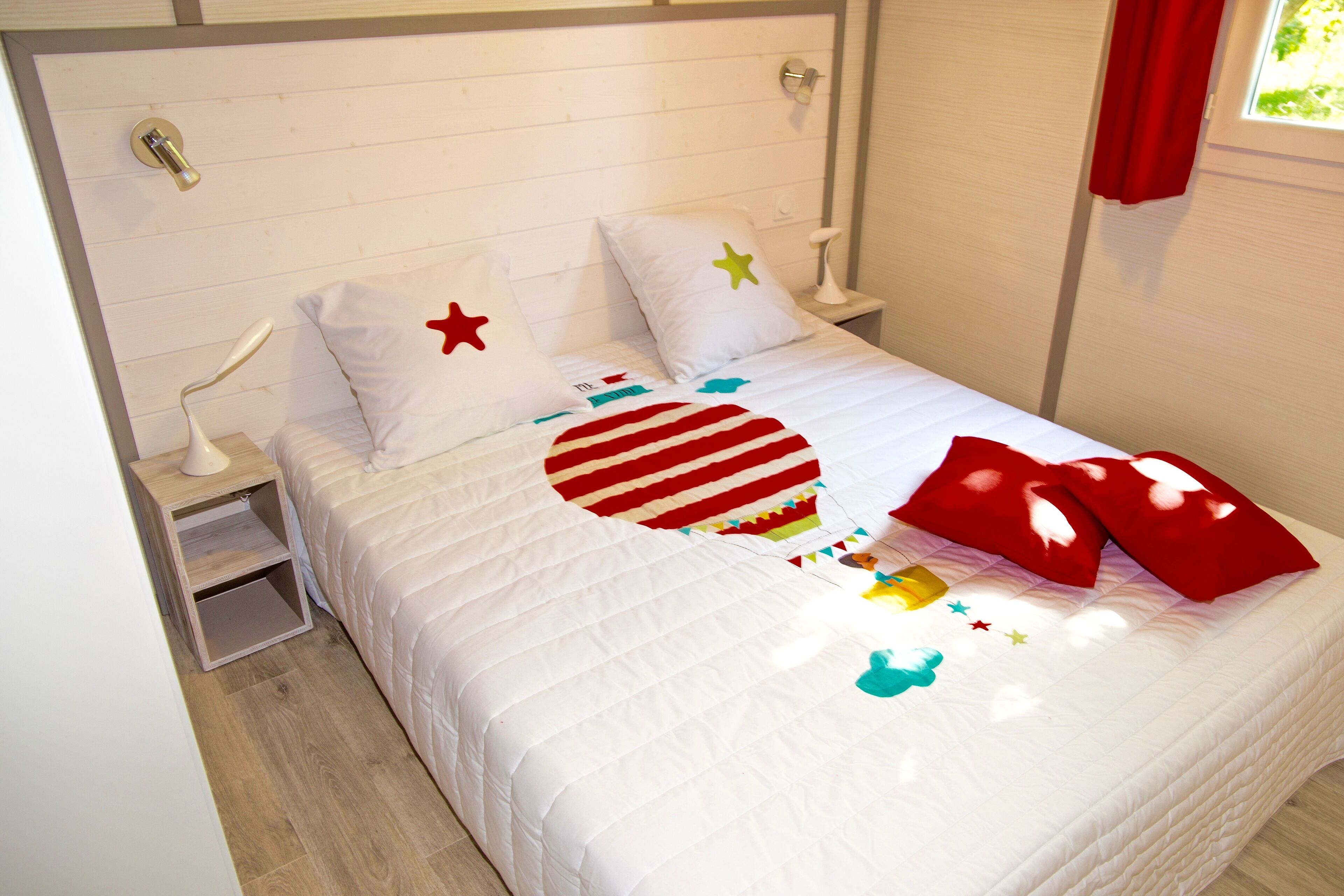 3 bedrooms, in-room safe, iron/ironing board, free WiFi