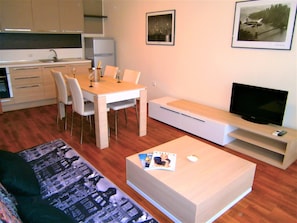 Flat-screen TV - Solei Apartments (Primorsko)