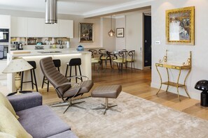 Apartment (2 Bedrooms) | Living room