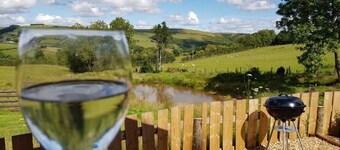 Cozy Cabin Retreat - Sleeps 2 & a Child