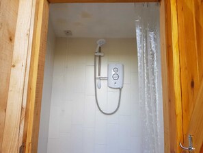 Bathroom - A Peaceful Hilltop Getaway in the Shropshire Hills (Craven Arms)