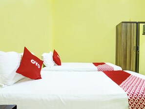 Room - OYO 3214 Puri Amalia (Banyuwangi)