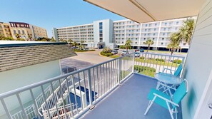 Property grounds - Venus 314 is a Gulf Side 2 BR on Okaloosa Island by RedAwning (Fort Walton Beach)