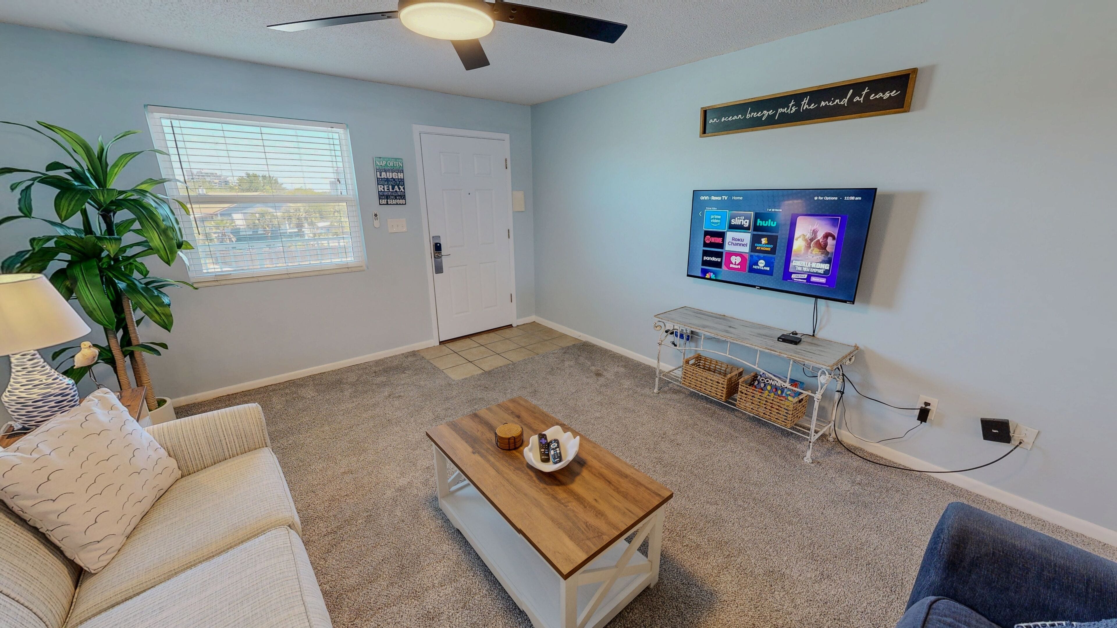 Condo, 2 Bedrooms | Living area