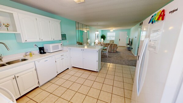 Condo, 2 Bedrooms | Private kitchen