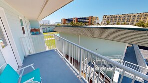 Condo, 2 Bedrooms | Property grounds