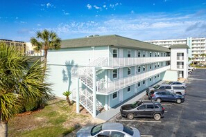 Condo, 2 quartos | Fachada
