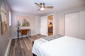 Condo, Plusieurs lits (220 Peterson St. (Unit 2)) | 1 chambre, fer et planche à repasser, accès au Wi-Fi (inclus)