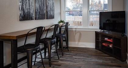 Cozy Carriage House | Walk to UNC | + Free Bikes