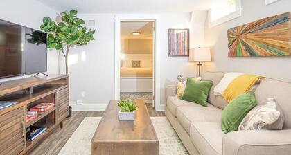 Cozy Retreat | Walk to UNC | FREE Cruiser Bikes