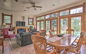 House, Multiple Beds (Historic Hahn Haus! Steps from Downto) | Living room