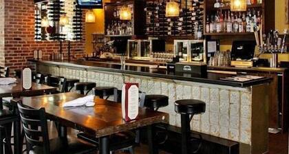 Historic Hahn Haus! Steps From Downtown Loveland!