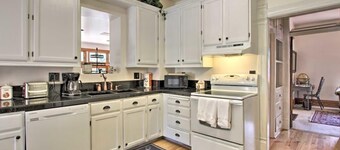 Historic Hahn Haus! Steps From Downtown Loveland!