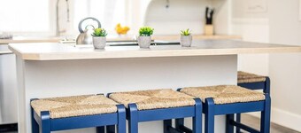 Couple’s Getaway | Walk to UNC |FREE Cruiser Bikes