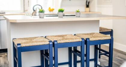 Couple’s Getaway | Walk to UNC |FREE Cruiser Bikes