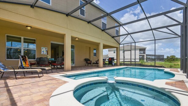 Unclassified image, 1 of 29, button - 946sp -west Haven Gated Community (Davenport)
