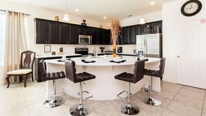 Unclassified image, 5 of 29, button - 946sp -west Haven Gated Community (Davenport)