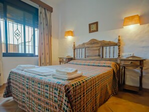 2 Schlafzimmer, Bügeleisen/Bügelbrett, kostenloses Internet, Bettwäsche