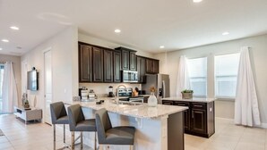 Unclassified image, 4 of 33, button - 7392ma- Encore (Kissimmee)