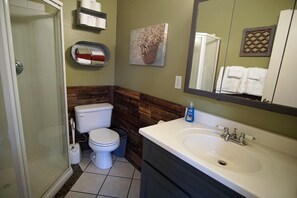 House, 1 Queen Bed (426 N. Loomis Ave.) | Bathroom | Shower, hair dryer, towels, soap