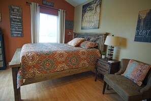 House, 1 Queen Bed (426 N. Loomis Ave.) | 1 bedroom, iron/ironing board, travel crib, free WiFi