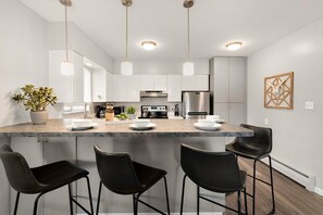 Condo, Multiple Beds (220 Peterson St. (Unit 8), US) | Private kitchen