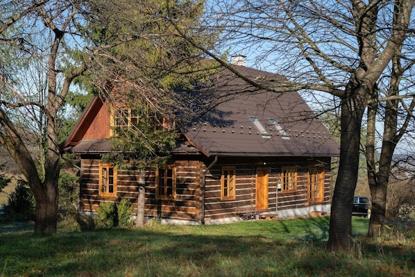 Exterior - Palacowka - A Beautiful Chalet to Stay (Dukla)