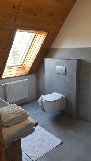 Chalet, 4 chambres, terrasse | Salle de bain