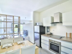 Private kitchen - Modern Apartment With View (Lowlands)