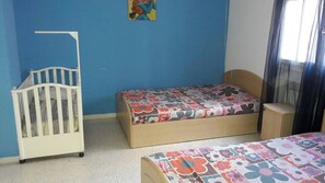Apartment, 3 Bedrooms, Accessible, Smoking