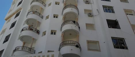 Apartment, 3 Bedrooms, Accessible, Smoking | Exterior