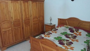 Apartment, 3 Bedrooms, Accessible, Smoking