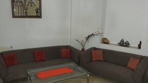 Living area - Rent Apartment In Tunis (La Soukra)