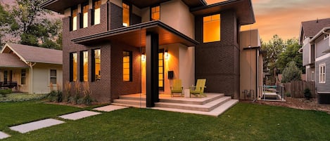 Rumah, Beberapa Tempat Tidur (204 S. Grant Ave*) | Pintu masuk properti