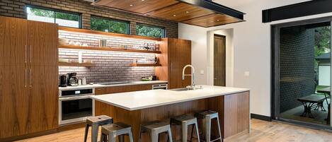 Hus - flera sÀngar (204 S. Grant Ave*) | Eget kök | KylskÄp, ugn, kaffe- och tebryggare och brödrost