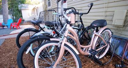 Charming Bungalow Next to UNC-FREE Cruiser Bikes!