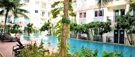 Apartment | Pool | Outdoor pool