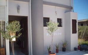 Front of property - Posto Studio 5 Chania Crete 100 m From the Beach (Chania)