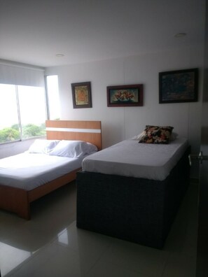 Studio, Multiple Bedrooms, Smoking, Balcony