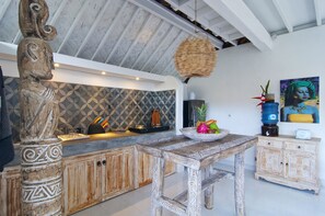 Interior - New 2 King Beds, Walk to Beach, Cafes all Else 30 Minutes From Airport (Seminyak)