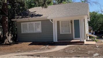 Apartment, 2 Queen Beds (1944 B 7th Ave, US) | Exterior