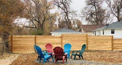 Inviting Bungalow Next to UNC - Free cruiser bikes!