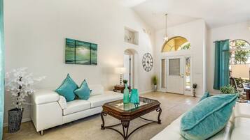 Villa, 5 Bedrooms, Private Pool, Garden View | Living room