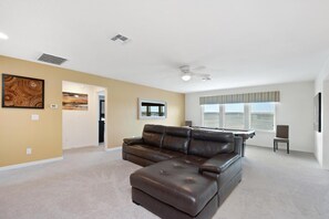 Living room - 1287yc - West Haven Gated Community (Davenport)