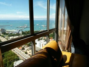 Interior - 3110 - 2 Bedroom Seaview Deluxe Apt Unixx Pattaya (Pattaya)